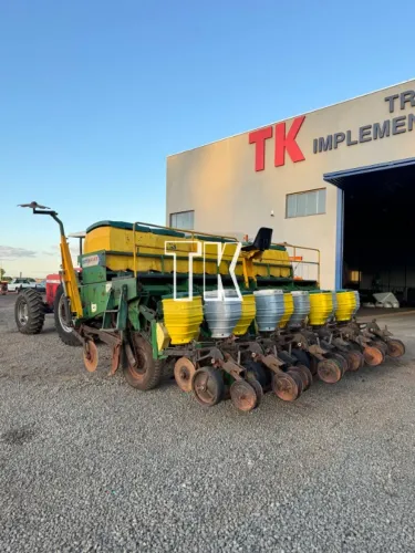 cod. 1123 - PLANTADEIRA 10 LINHAS TATU PANTOGRÁFICA ULTRAFLEX - Tk Tratores Nova Andradina
