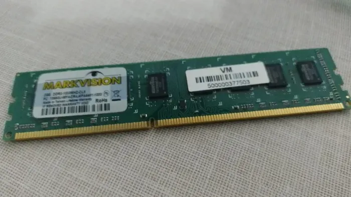Memória RAM 2GB 1333MHz DDR3