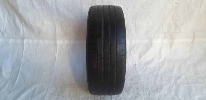 Pneu CONTINENTAL  235/50/R18 $200  #106