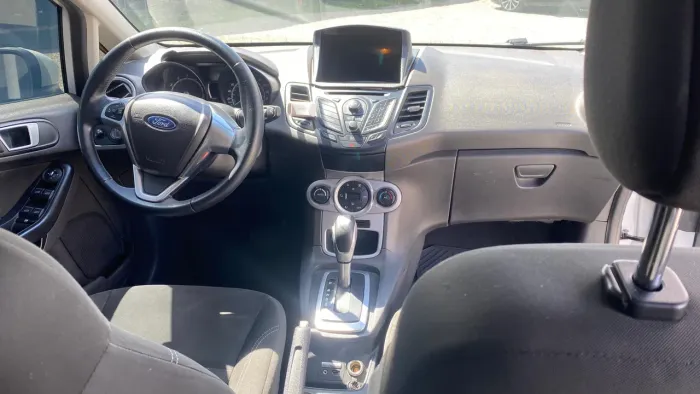 Ford New Fiesta automático  com Mídia 15 polegadas zero 