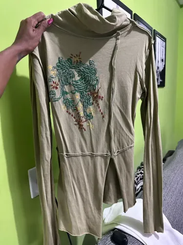 Blusa de algodão com bordado - Tamanho M