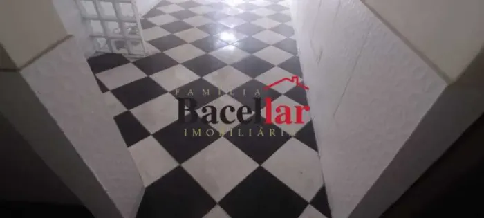 Loja : / Comercial / Pilares