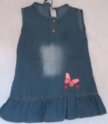 Lote de vestidos infantis