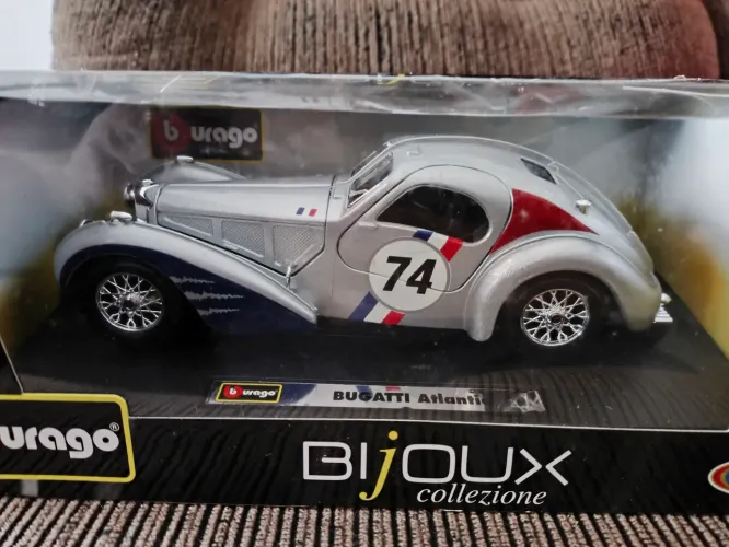 Bugatti Atlantic 1/24 Burago 