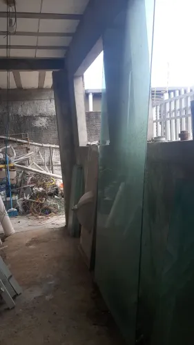 Duas divisórias de vidro