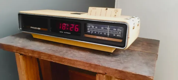 RÁDIO RELÓGIO PHILCO FORD B-505 ANOS 70 RARIDADE