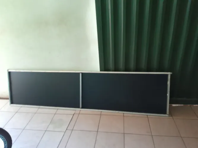 Estrutura  de ferro em metalon 