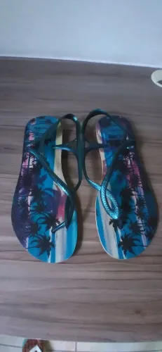 Sandálias Havaianas - Tamanho 39 (Praia)