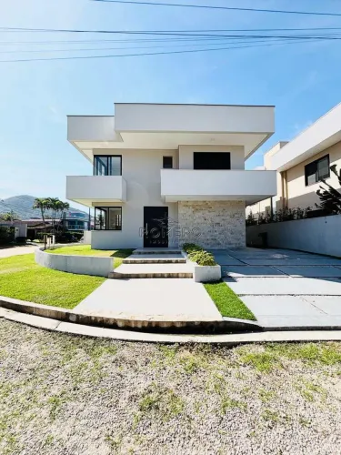 Casa de Condomínio com 4 quartos, Condomínio Lagoinha, Ubatuba - R$ 3.15 mi, Cod: 2362