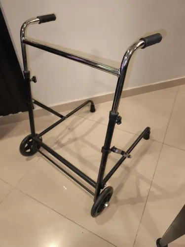 Andador com Rodas - Conforto e Segurança