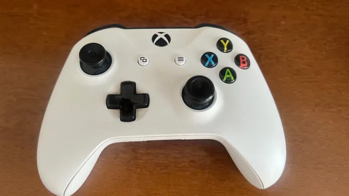 Xbox One S 500gb com leitor Original e dois controles