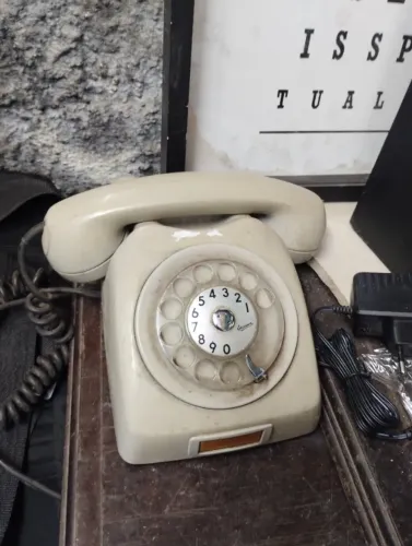 Telefone antigo