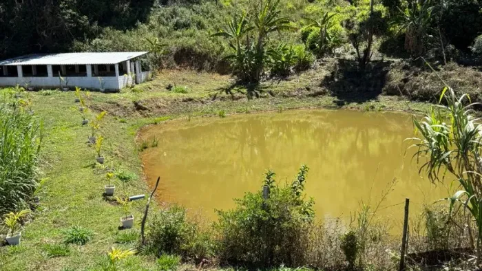 ALUGA SE ou vende lindo sitio BARRA DA CHOCA