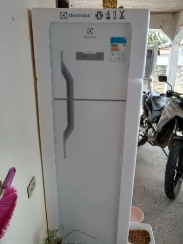 Geladeira Electrolux de 310L Nova na Caixa