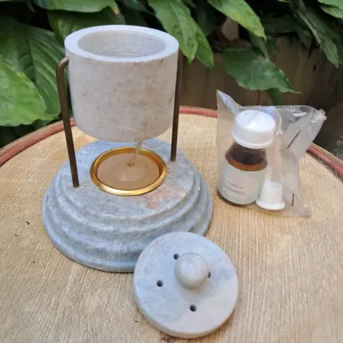Difusor / Aromatizador Artesanal em Pedra Sabão com Vela e Essência - NOVO!