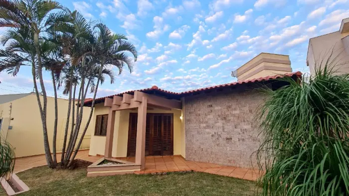 Casa a venda - Centro Arapongas