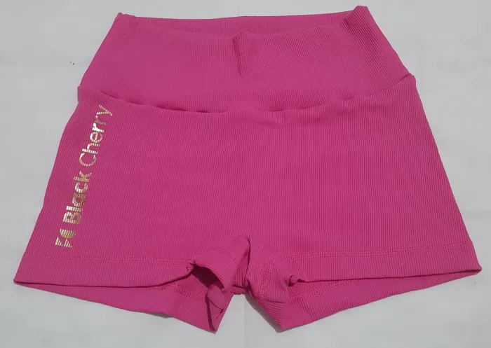 Short Black Cherry fem Tam: M 