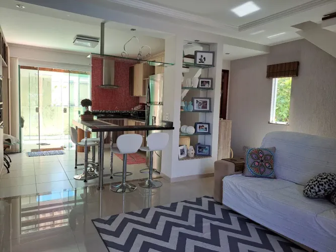 Casa Duplex 2 suítes c/ piscina - Júlia Deberg