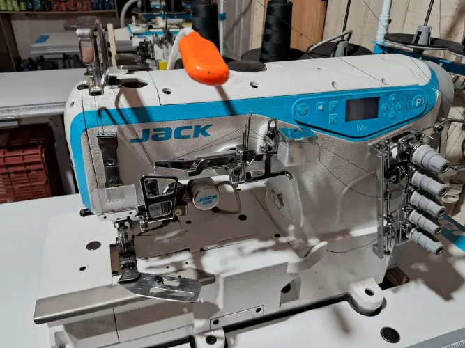 Maquina de costura cobertura seminova elétrica da Jack corta fio