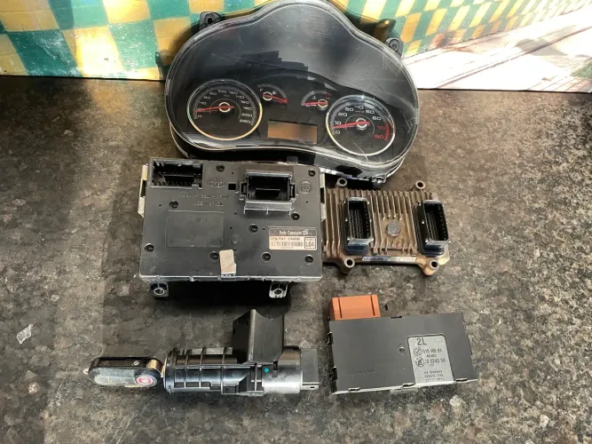 Kit code injeção eletrônica grand siena 1.6 essence 2015
