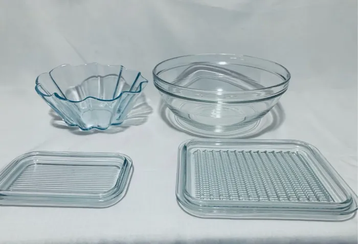 Kit com 4 peças marinex, 1 bols , 1 forma trabalhada, 2 grelhas