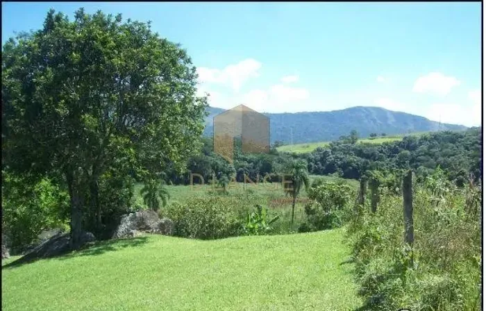 Sítio à venda em Santana de Parnaíba