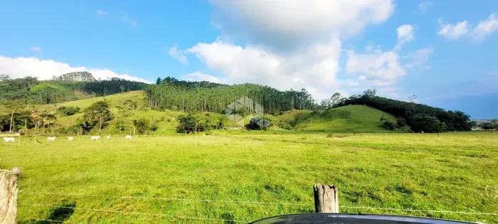 Sítio no bairro Fazenda de Dentro, em Biguaçu- SC