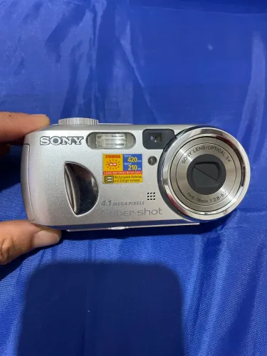 câmera digital Sony Cyber-shot DSC-P73