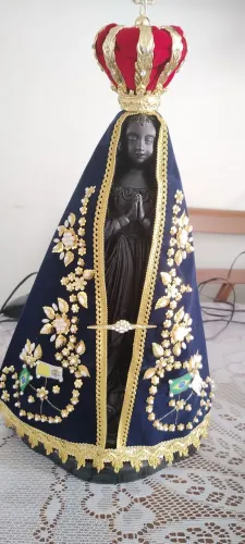 Imagem nossa senhora Aparecida em resina 45 cm com coroa foleada a ouro manto original