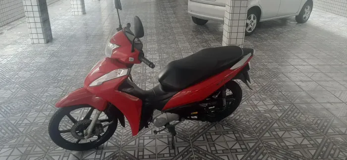 Biz 125 vermelha