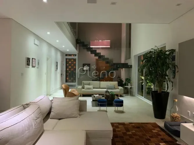 Casa à Venda no Condomínio Zurich Dorf em Valinhos, no bairro Parque Lausanne.