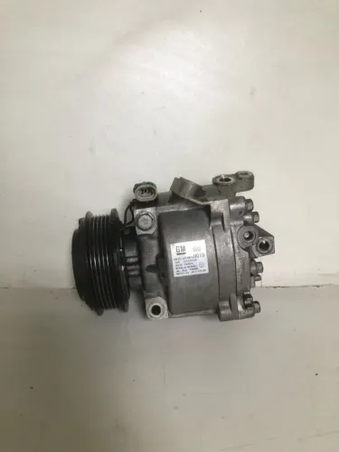 Compressor do ar condicionado do Chevrolet Prisma Ônix Cobalt Spin