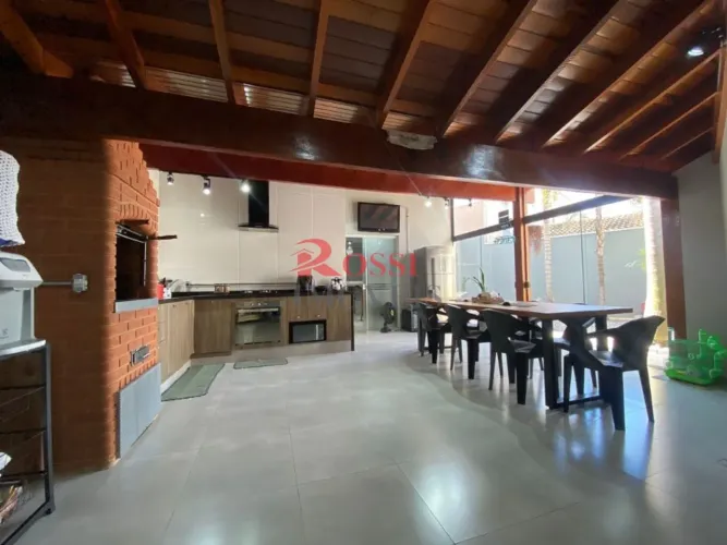 SOBRADO EM CONDOMINIO FECHADO