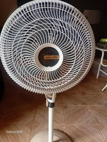 Ventilador de Coluna Mallory 