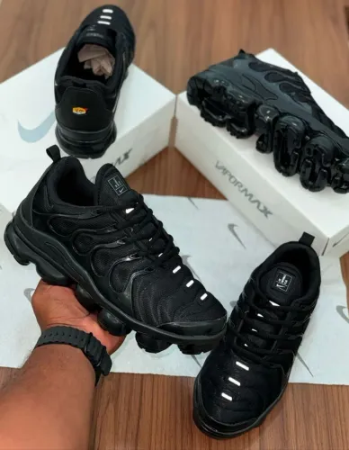 Tênis Nike Air Max TN VaporMax - Preto