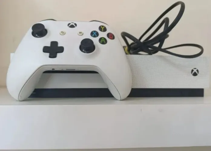 Xbox One S - Console e Controle Branco