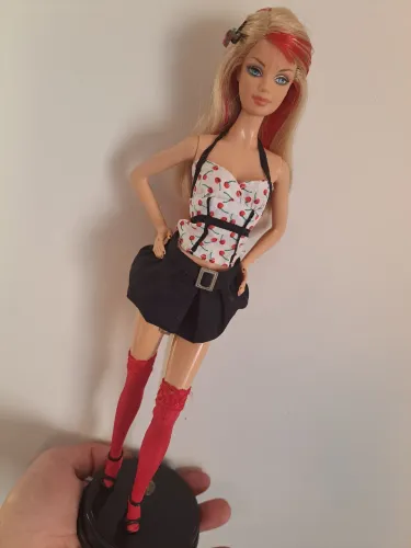 Barbie Top Model Hair Wear Cherry