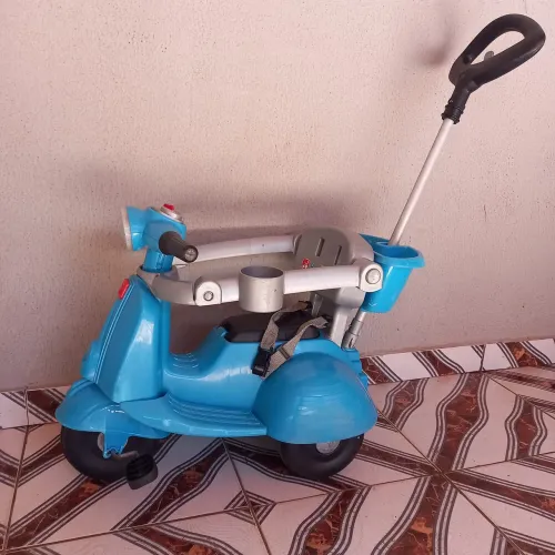 Vendo motoca infantil pouquíssimo usado