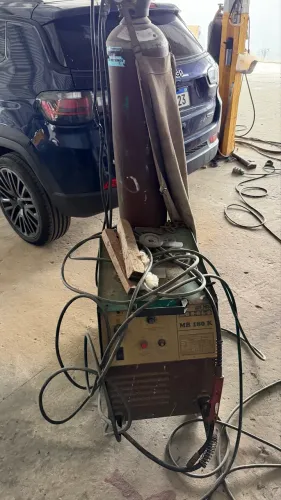 Máquina de solda MiG Mb180k Balmer com acessórios 