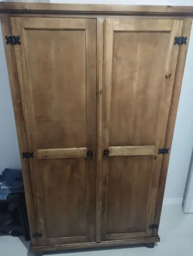 Armário novo rústico envernizado 