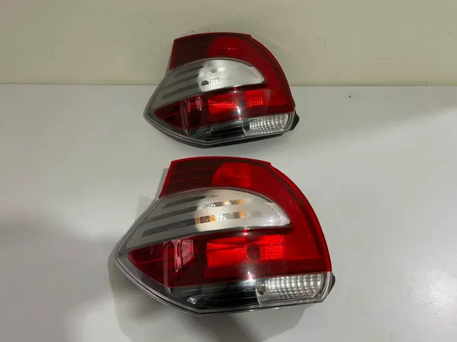 Lanterna esquerda Mobi 2017/2018/2019/2020/2021/2022/2023/2024/2025/2026