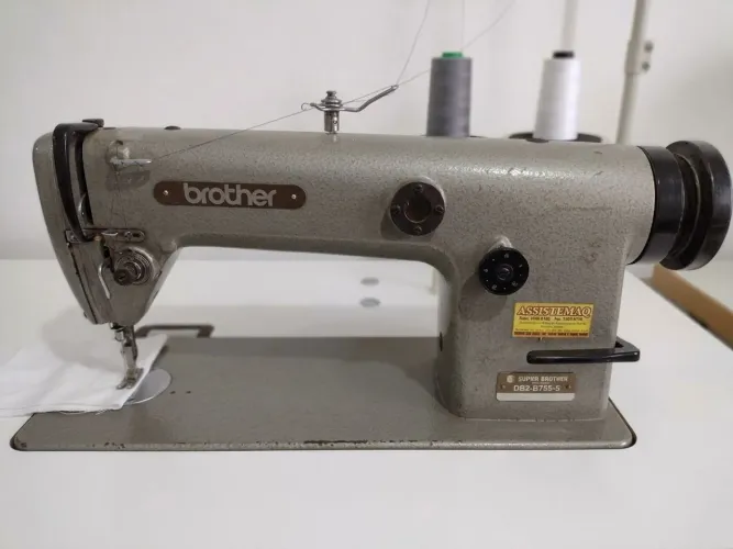 Vendo Máquina Reta Industrial 