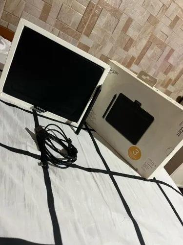 Mesa Digitalizadora Wacom Intuos Small CTL-4100 (Pouco Uso)