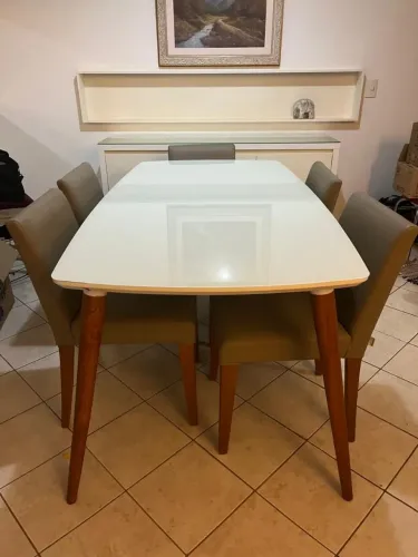 Mesa moderna