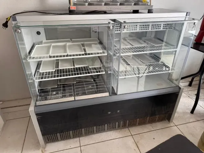 Vitrine Quente e Fria Gelopar GQEA-140R Semi-Nova - Resistência e Evaporador -220V