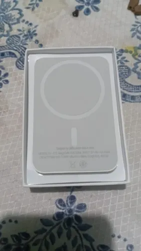 Vendo carregador portátil para iPhone, nunca usado,na caixa!