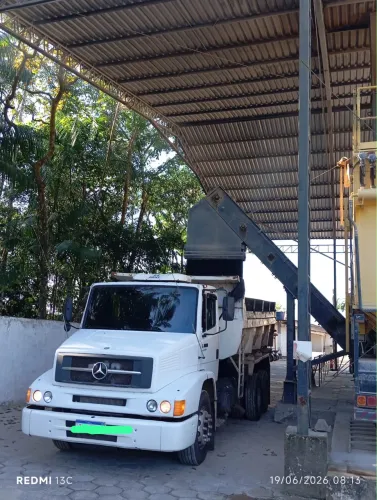 VENDE-SE CAMINHÃO CAÇAMBA MERCEDES-BENZ 1620 - 12 m³