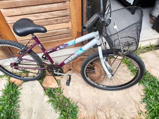 Bike para adolescente. Bicicleta semi nova