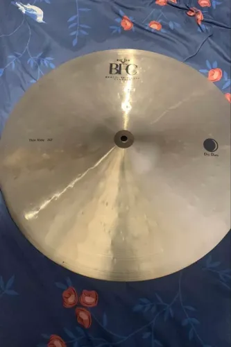 Ride BFC Brazilian Finest Cymbals Dry Dark Thin 20" DDTR20 em Bronze B20