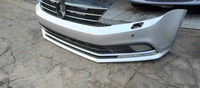 Para-choque dianteiro JETTA 2017